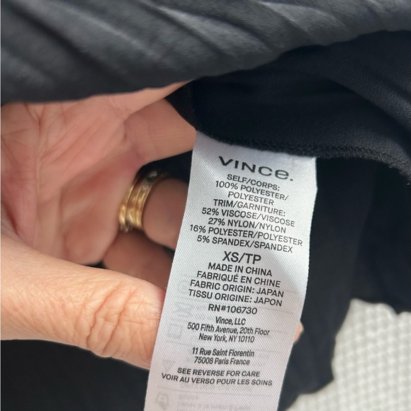 Vince mock neck sleeveless top - Picture 3 of 4